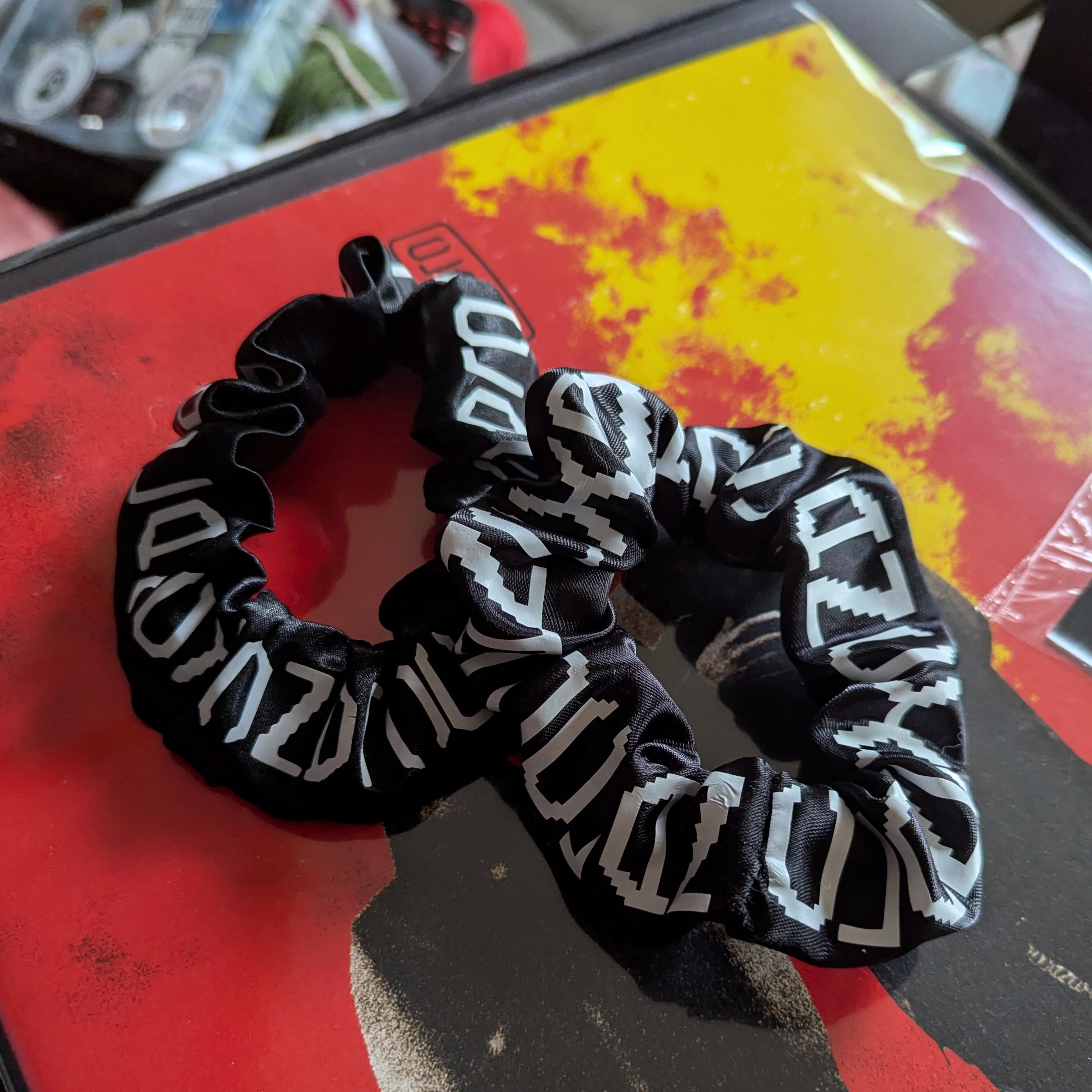 Twenty One Pilots: Clancy Scrunchie – Syrup Stuff