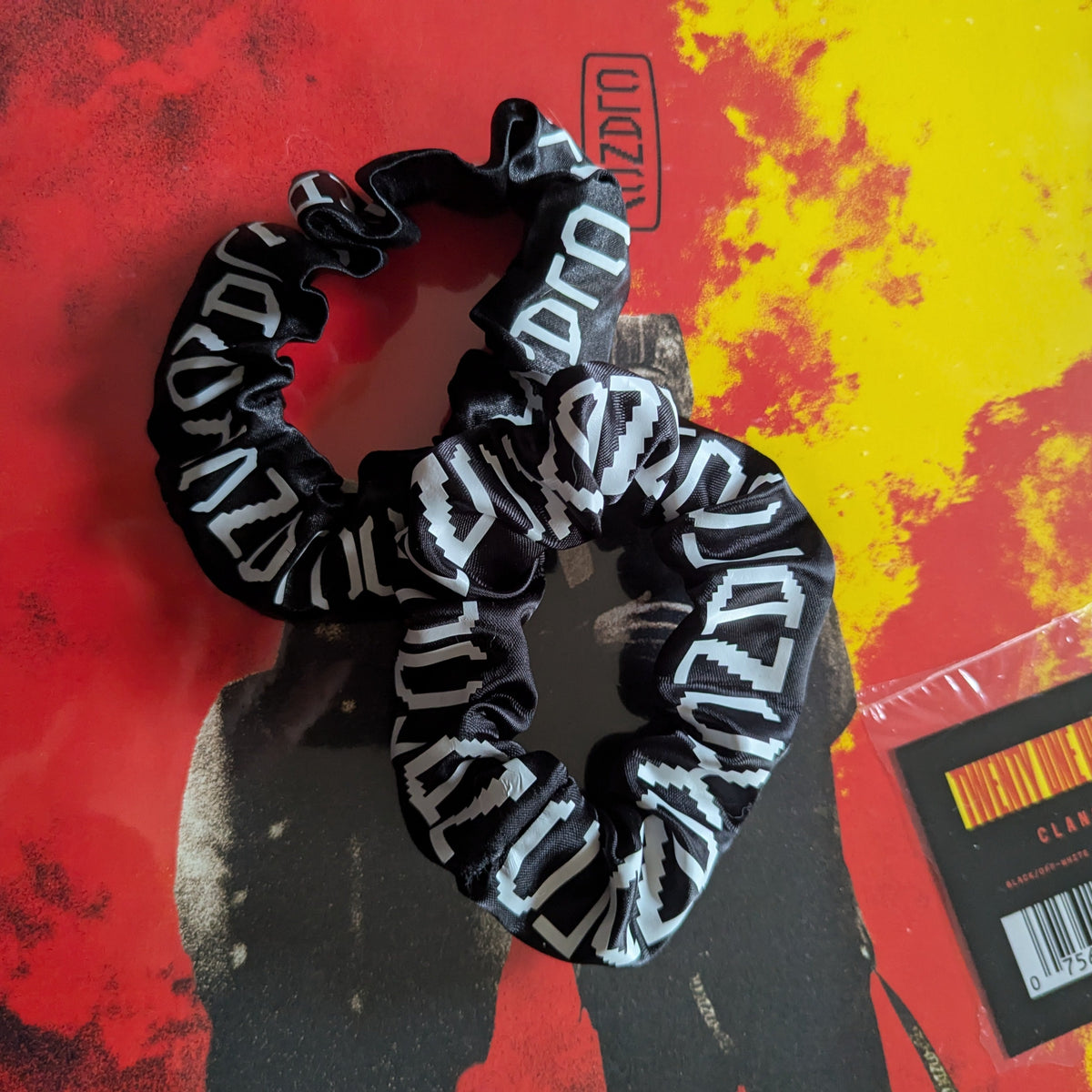 Twenty One Pilots: Clancy Scrunchie – Syrup Stuff